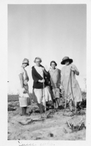 Nester and Covey family - four women working in the fields